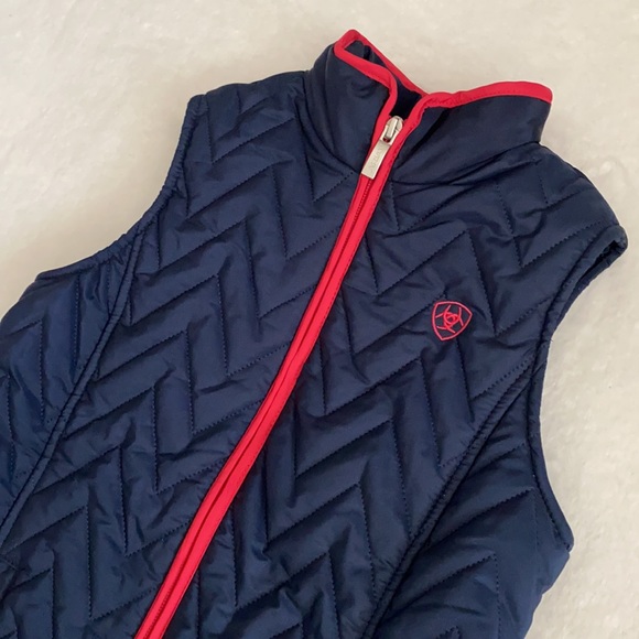Ariat | Ashley Quilted Insulated Equestrian Riding Vest Navy Eclipse/Pink (S/8) - Picture 4 of 16